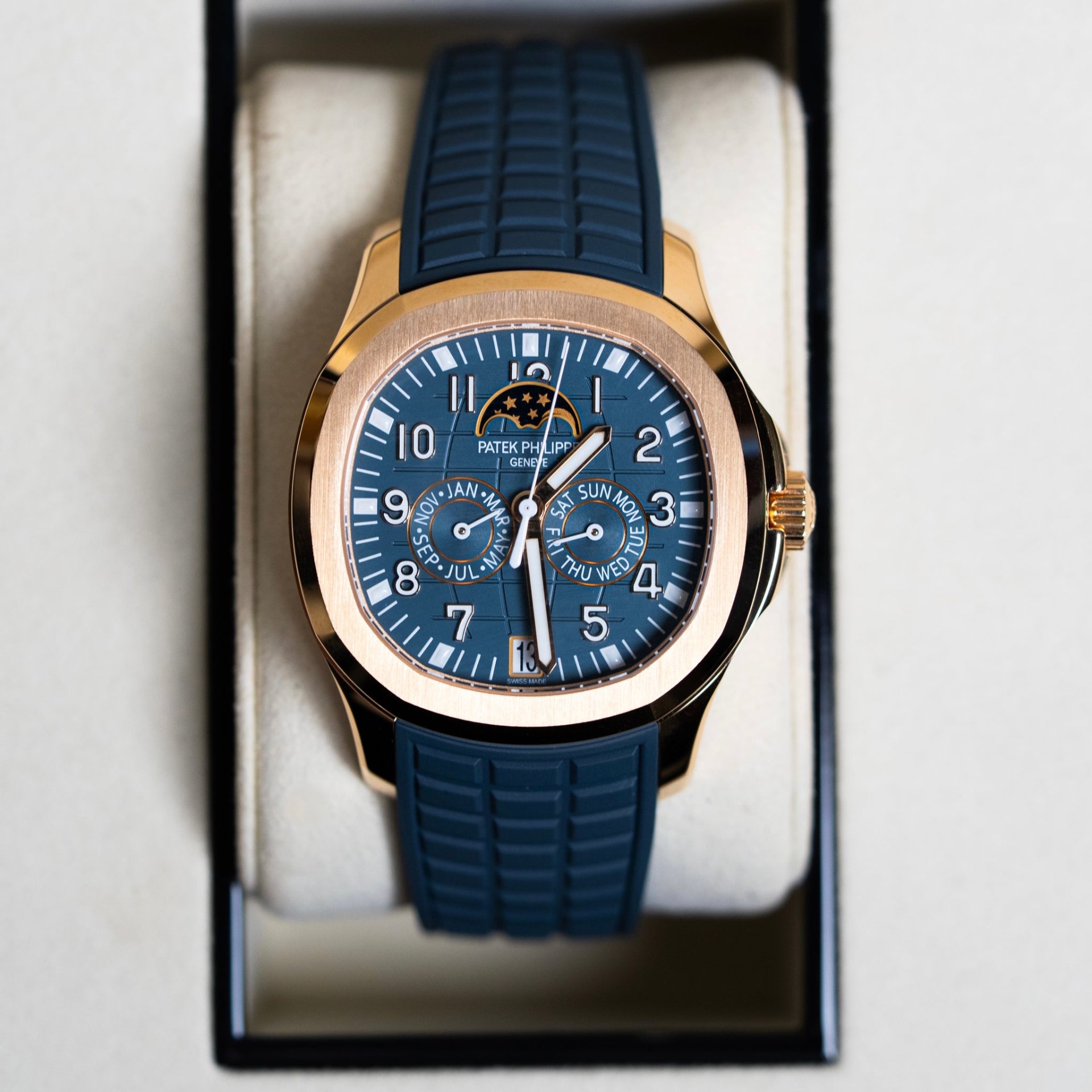 Aquanaut Rose Blue — Caoutchouc bleu texturé